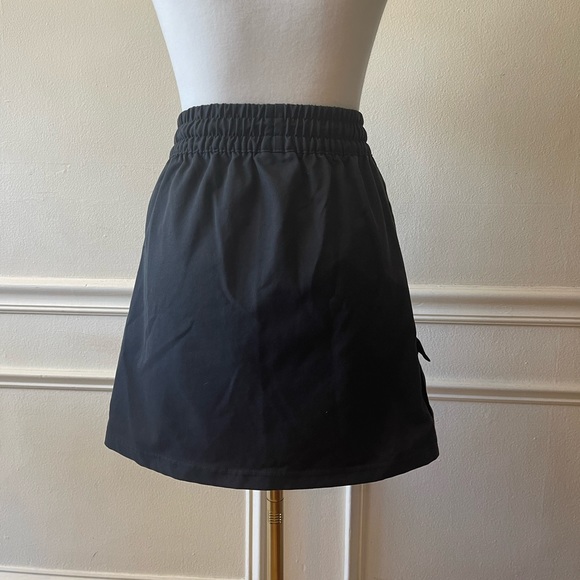 Nike Sportswear 276549 Swoosh Skirt in Black womens, Size X-Small - Picture 7 of 13
